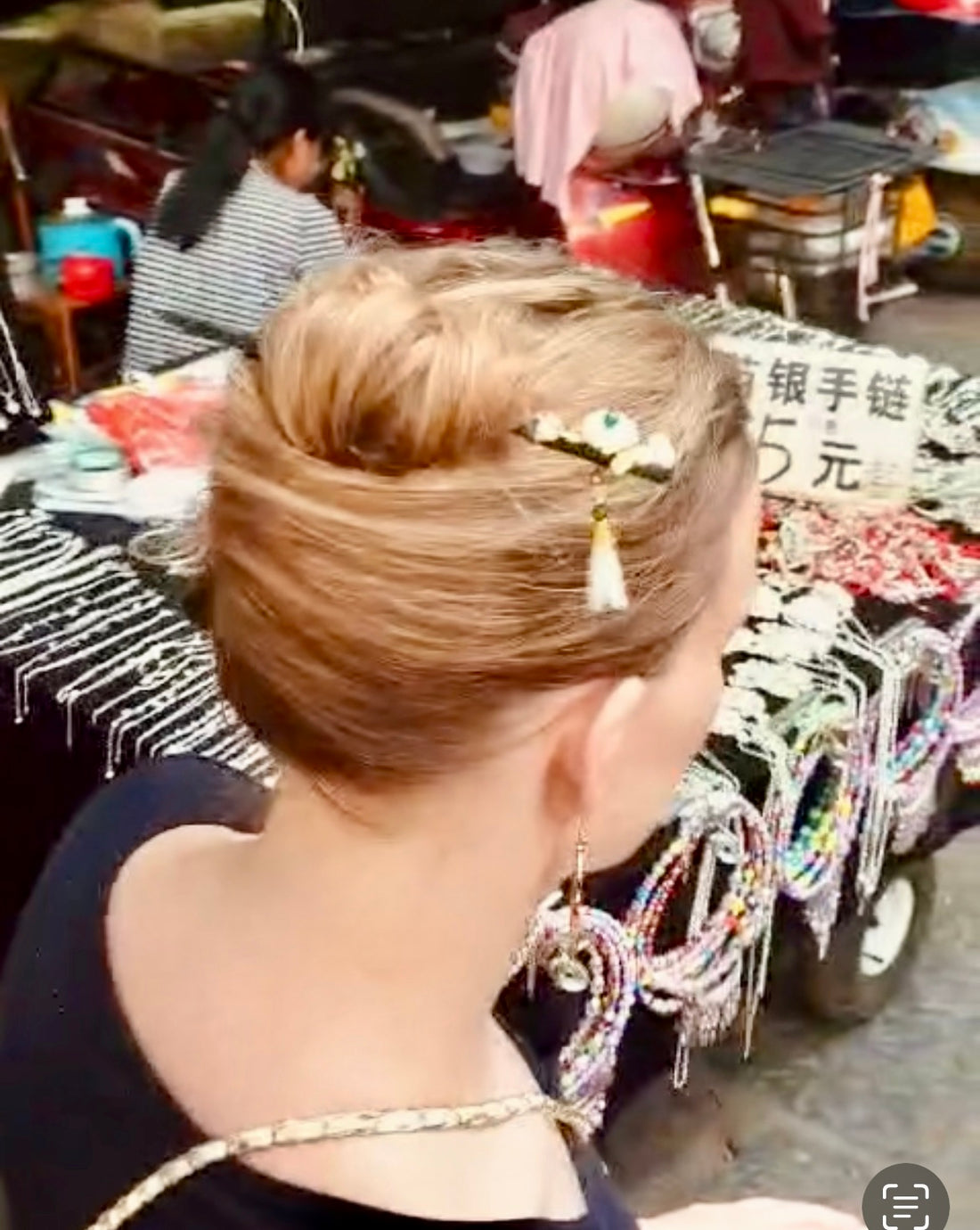 How to use a hairpin :)